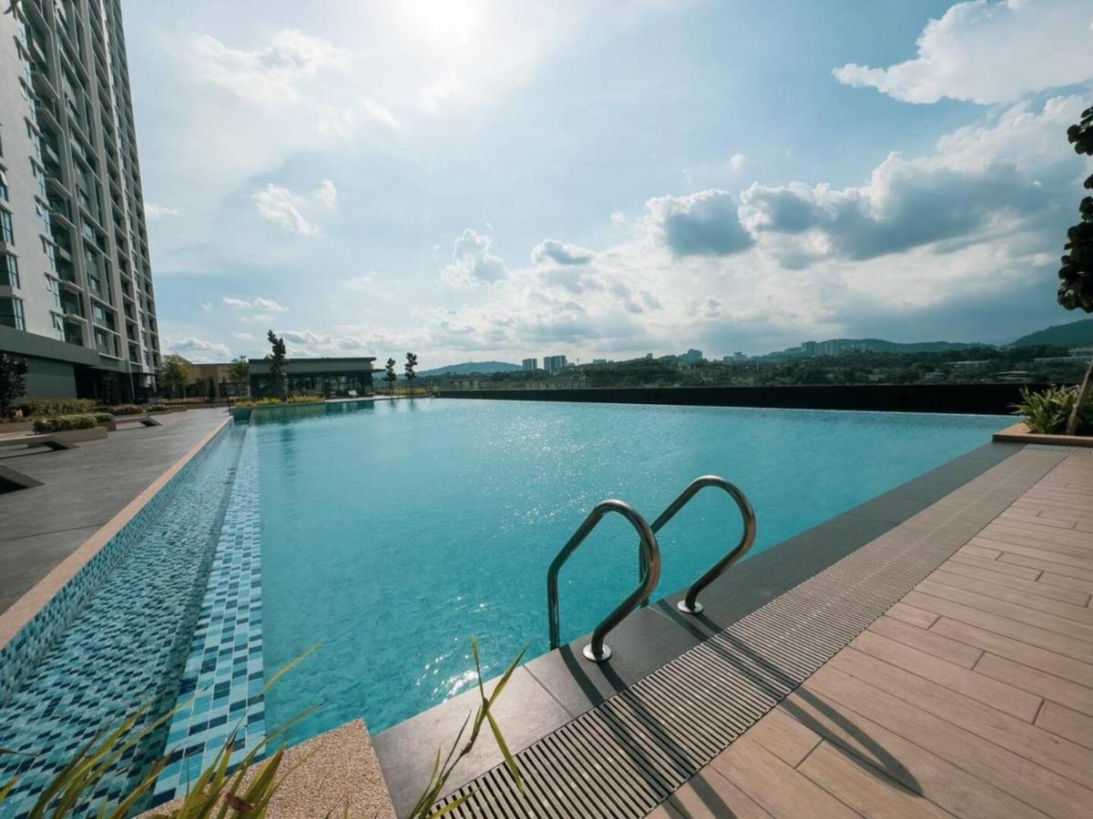 The Netizen #cheras#c180#mrt#9person Stay#staycation 3 Bed * Cheras